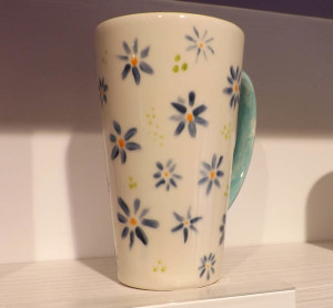 Paint a customized mug